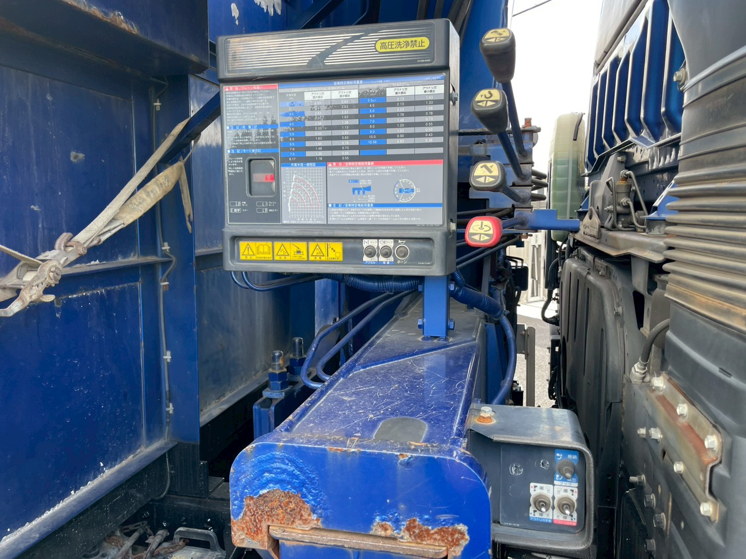 三菱 10t超  クレーン４段 QPG-FV64VZ