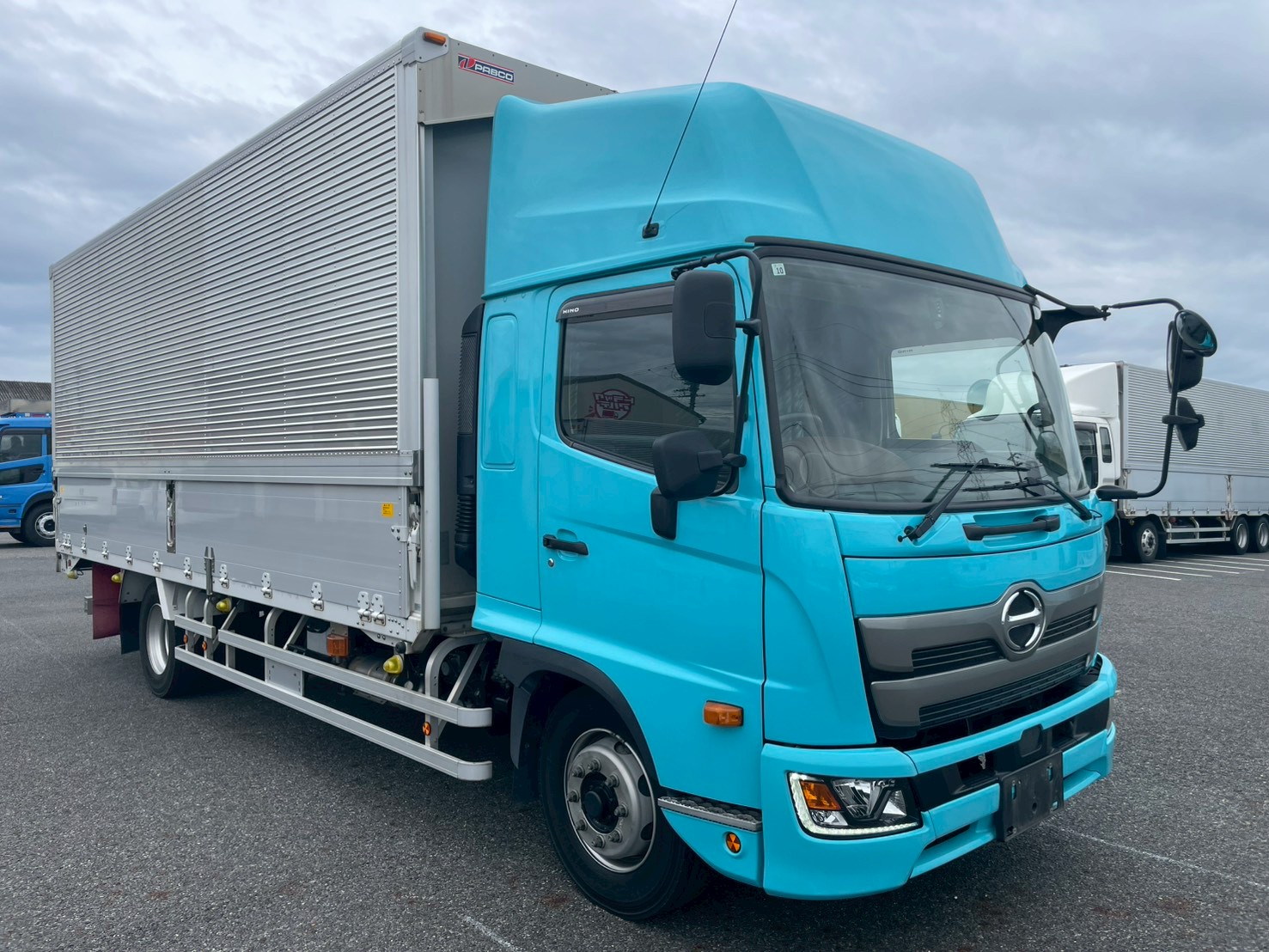 日野 中型増トンワイド  アルミウィング 2PG-FE2ABG