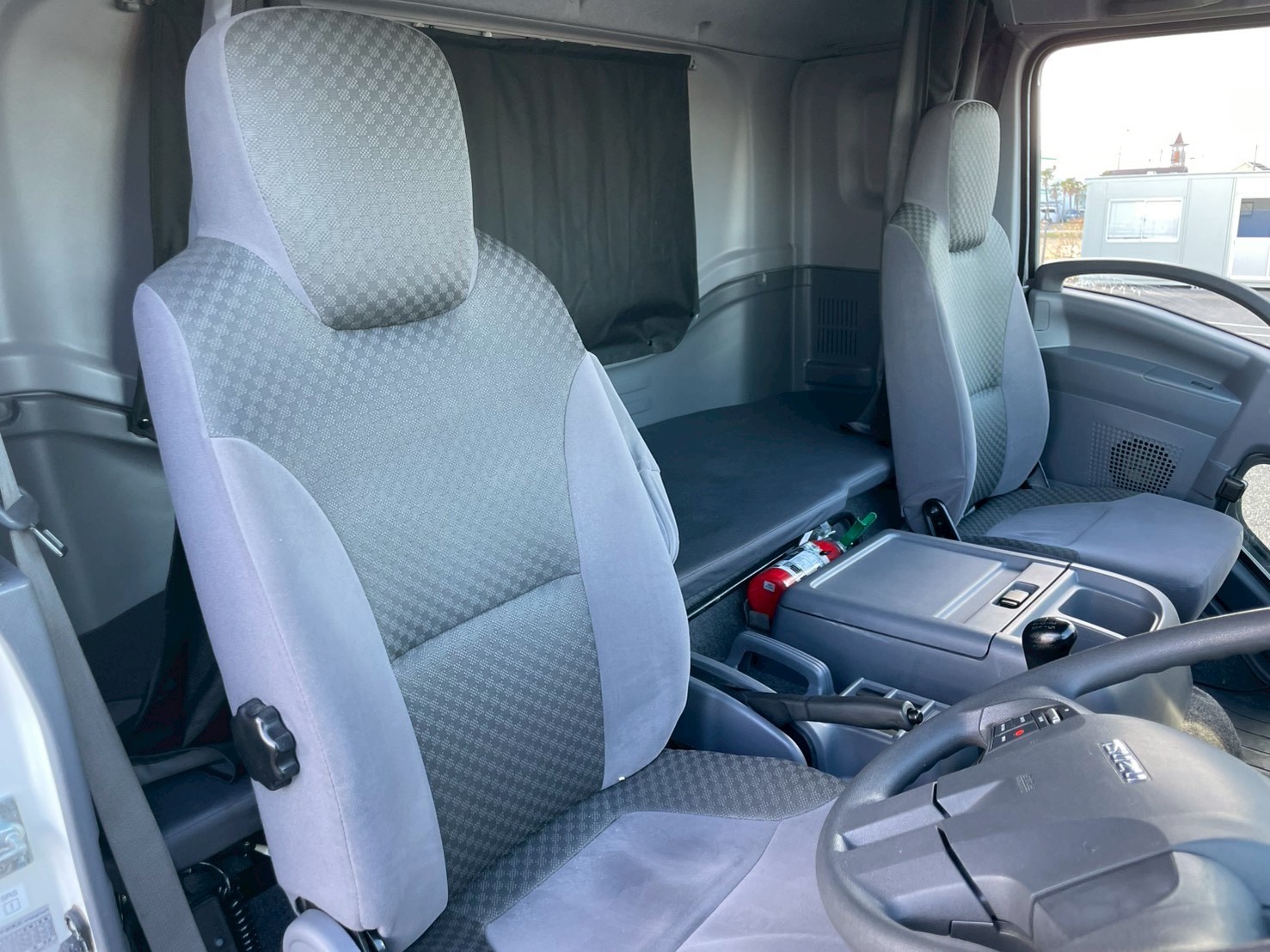 いすゞ 中型ワイド  アルミウィング 2RG-FRR90T2