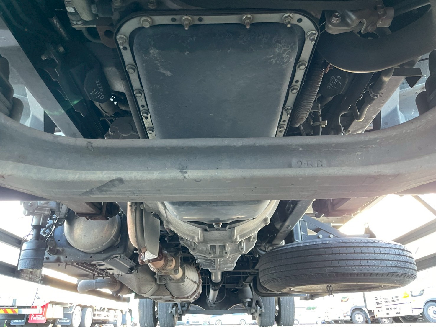 いすゞ 中型ワイド  アルミウィング 2RG-FRR90T2