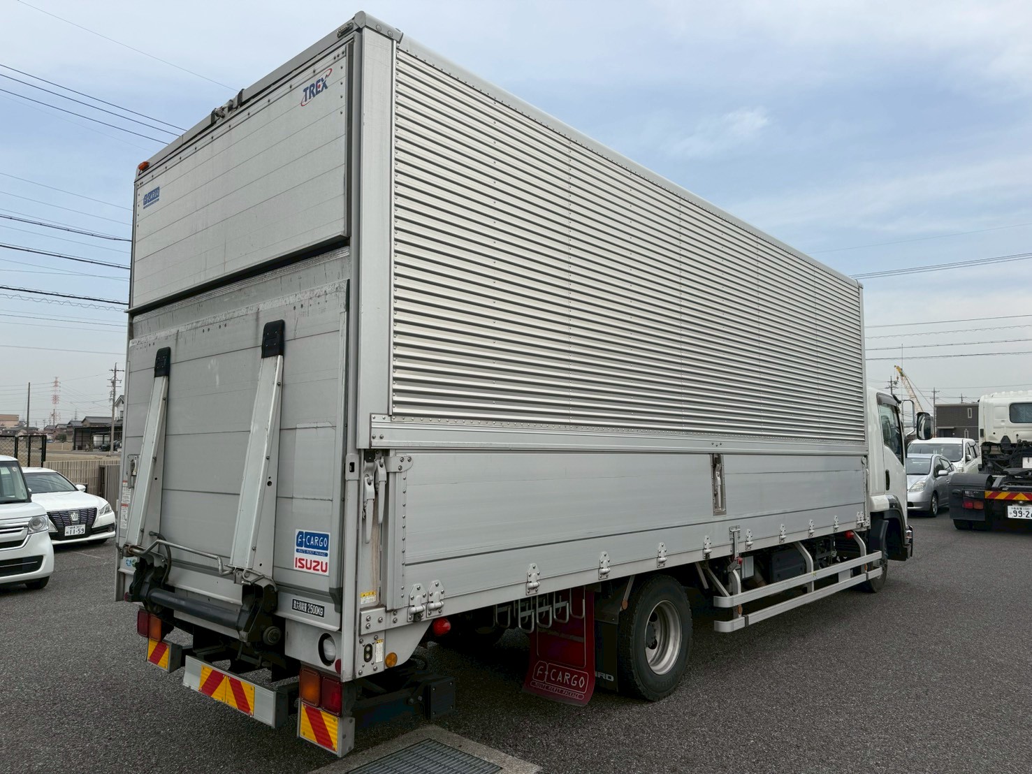 いすゞ 中型ワイド  アルミウィング 2RG-FRR90T2