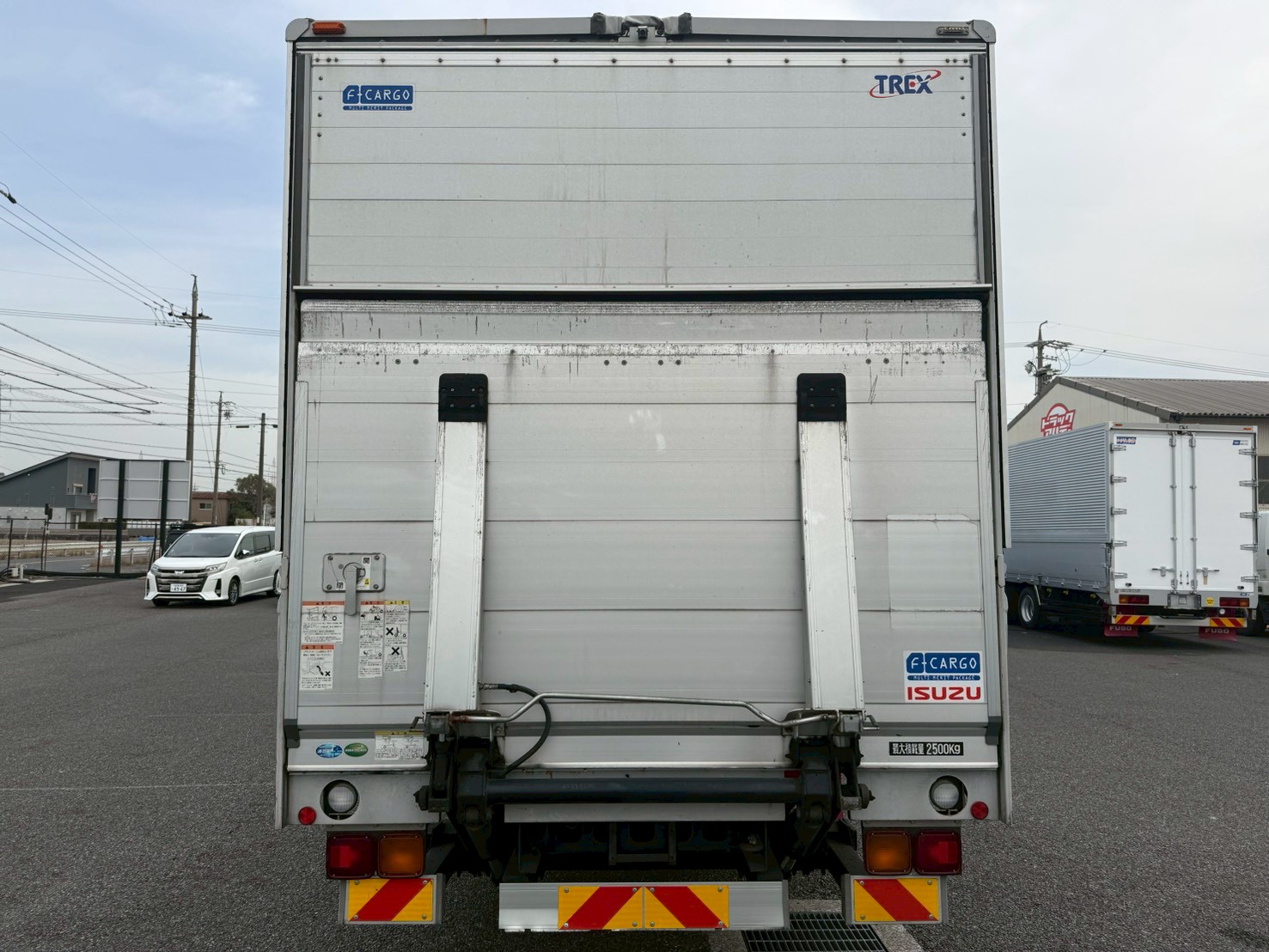 いすゞ 中型ワイド  アルミウィング 2RG-FRR90T2