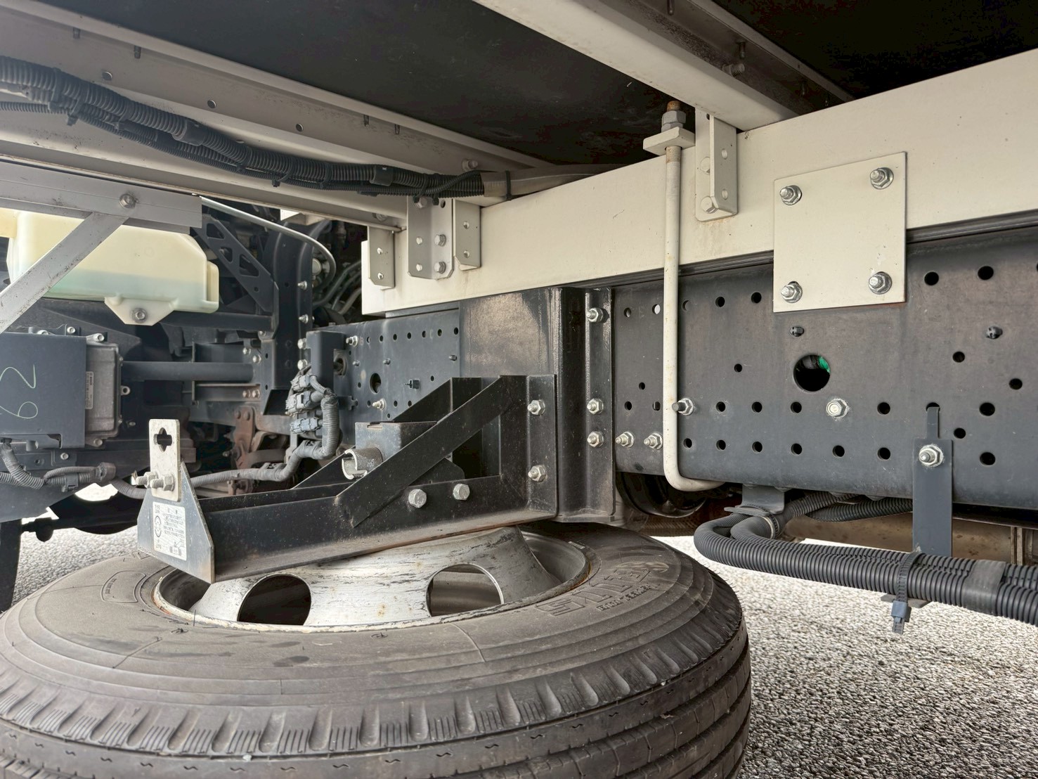 いすゞ 中型ワイド  アルミウィング 2RG-FRR90T2