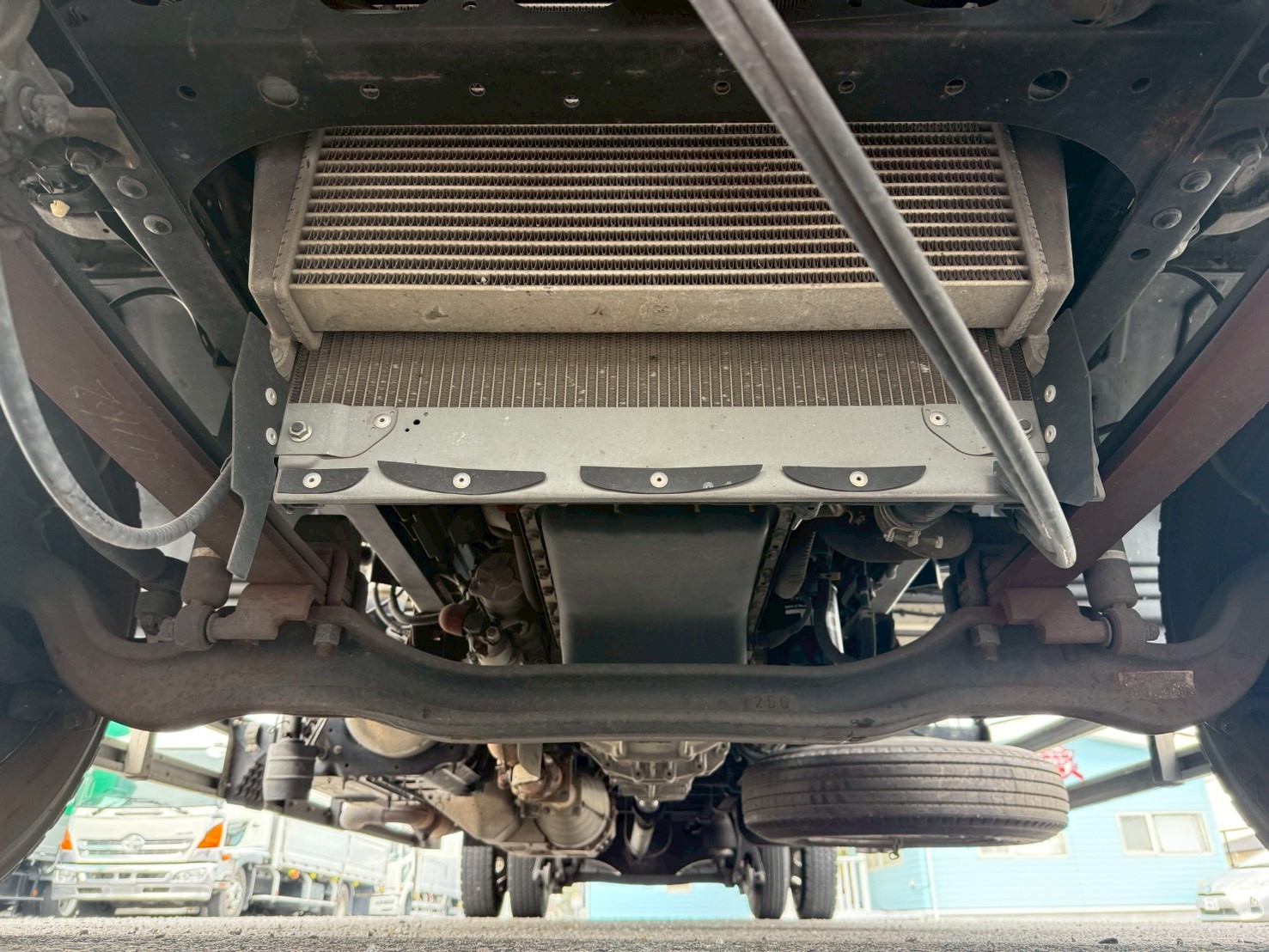 いすゞ 中型ワイド  アルミウィング 2RG-FRR90T2