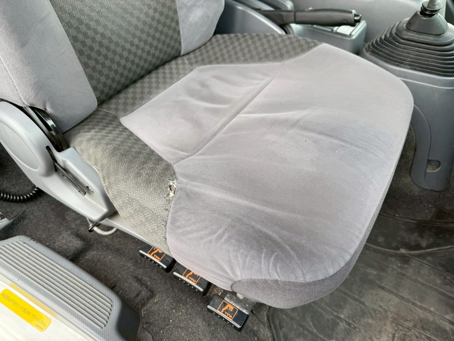 いすゞ 中型ワイド  アルミウィング 2RG-FRR90T2