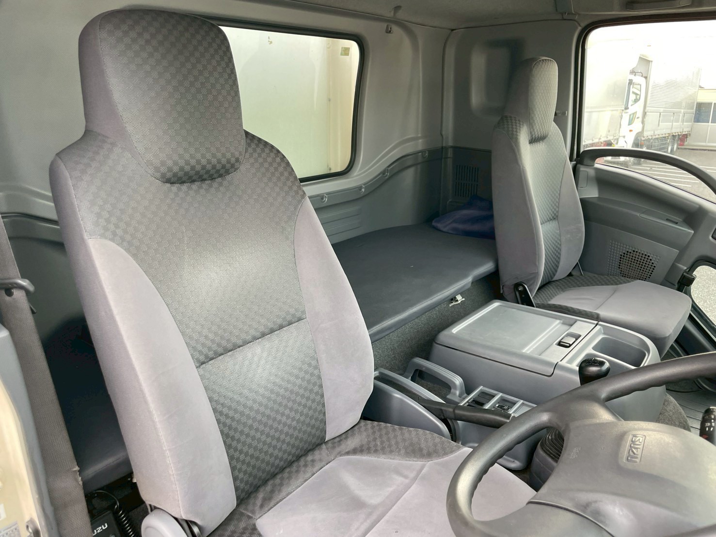 いすゞ 中型ワイド  冷凍車 TKG-FRR90T2