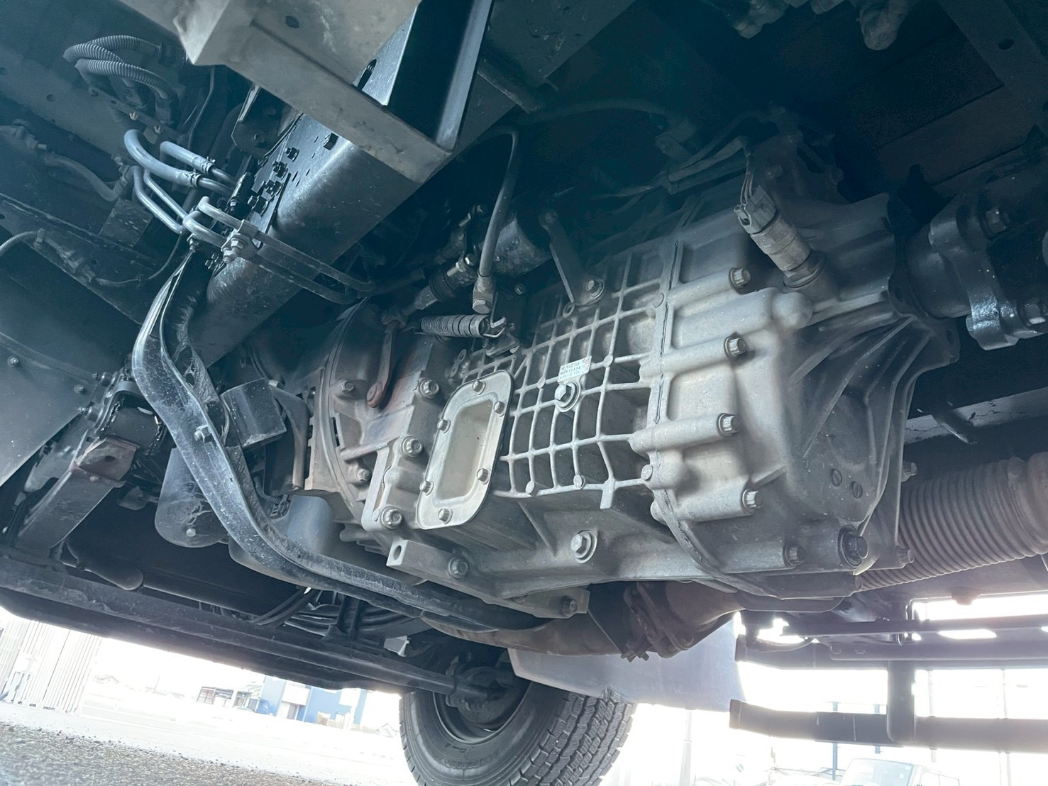 三菱 中型増トンワイド  平ボディ LKG-FK65FZ