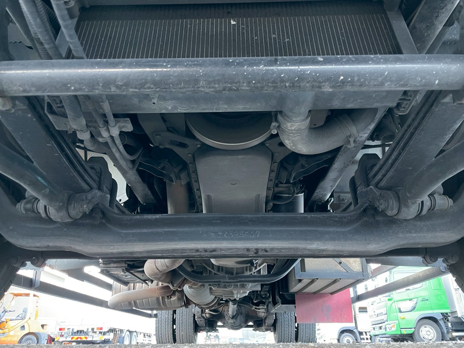 三菱 中型増トンワイド  平ボディ LKG-FK65FZ