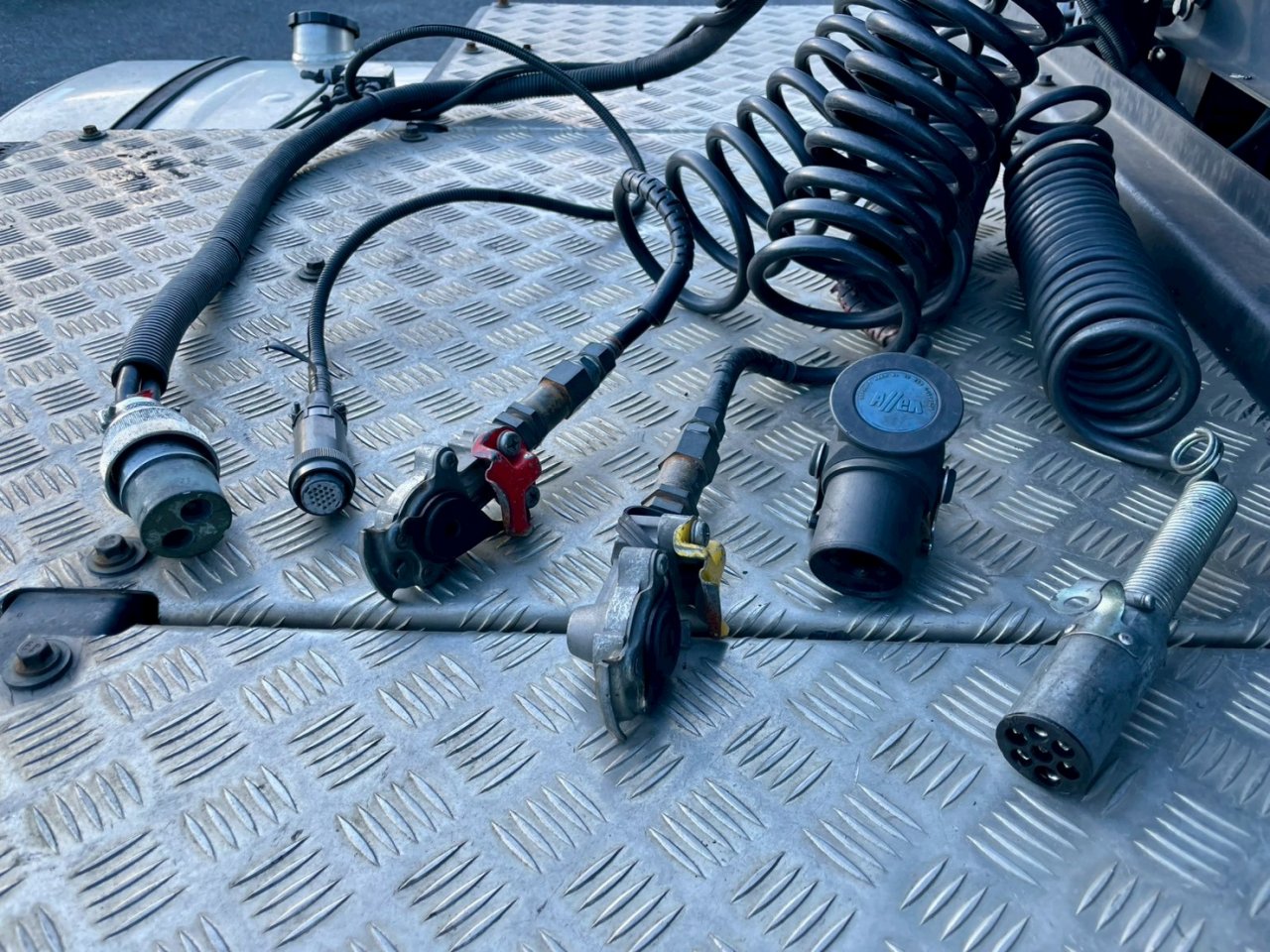 UDトラックス 10t超 クオン Ｓヘッド 2PG-GK5AAB