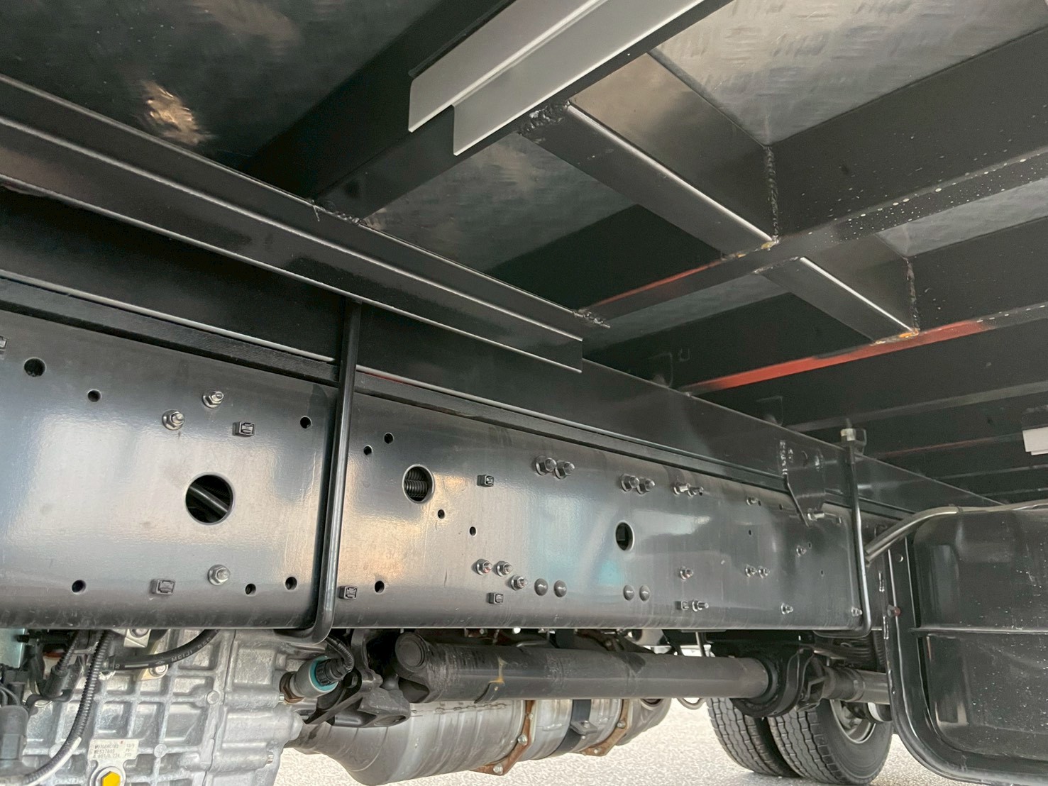 三菱 中型増トンワイド  平ボディ 2KG-FK62FZ