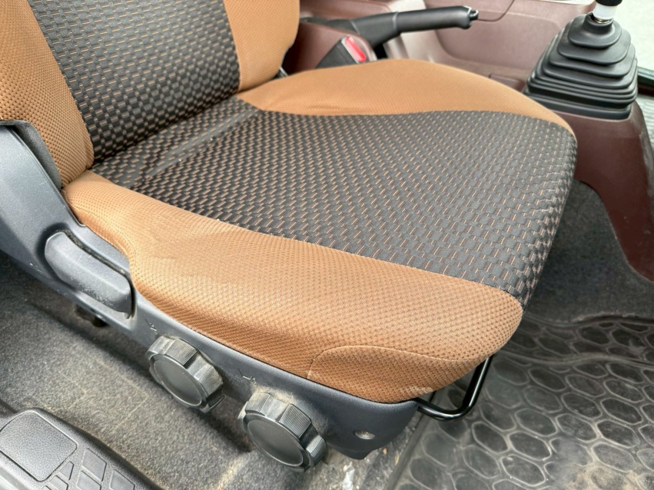 日野 中型ワイド  アルミウィング 2KG-FD2ABA