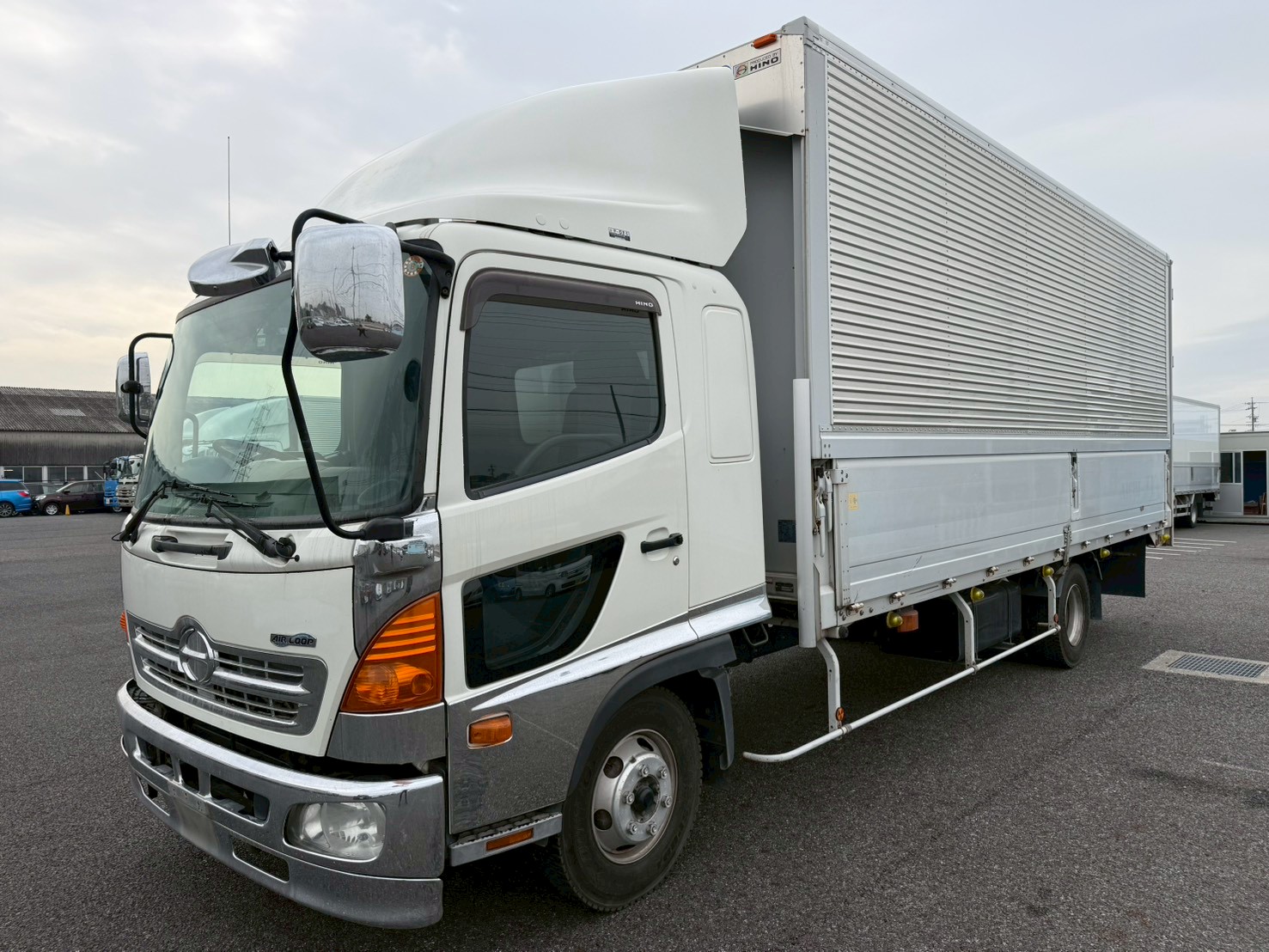 日野 中型ワイド  アルミウィング SKG-FD9JLAA