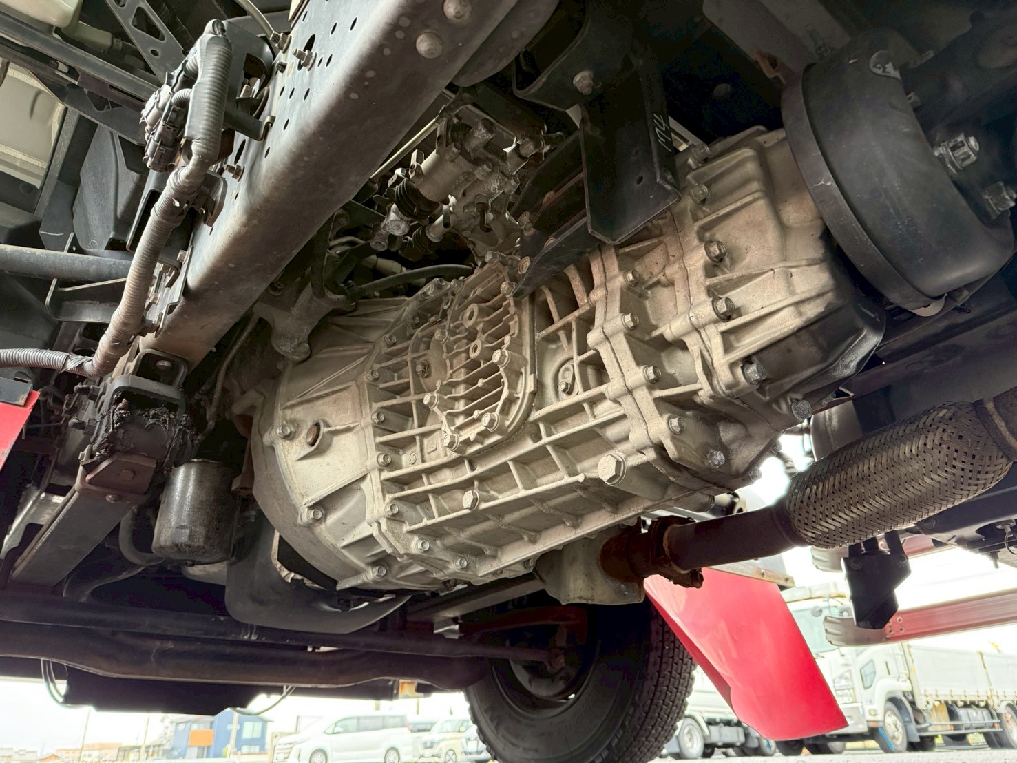 いすゞ 中型ワイド フォワード アルミウィング 2RG-FRR90S2