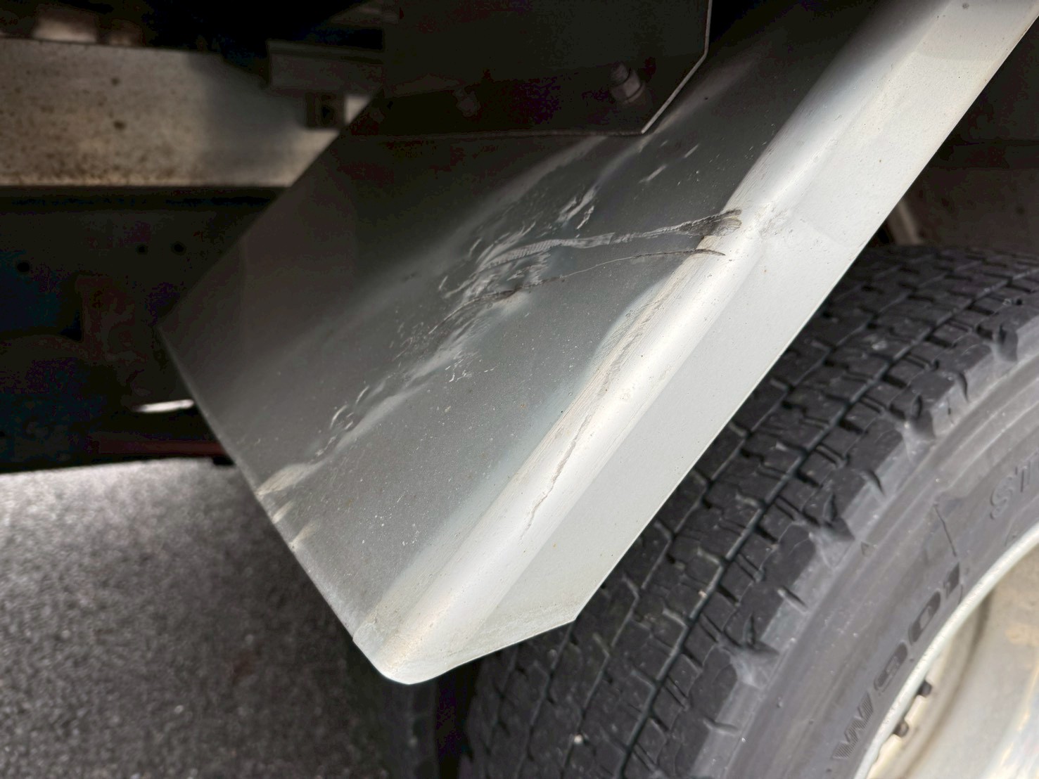 いすゞ 中型ワイド フォワード アルミウィング 2RG-FRR90S2