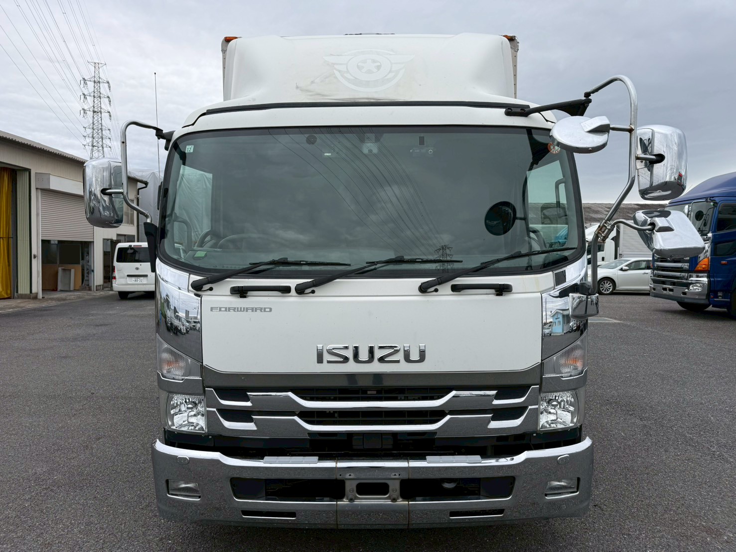 いすゞ 中型ワイド フォワード アルミウィング 2RG-FRR90S2