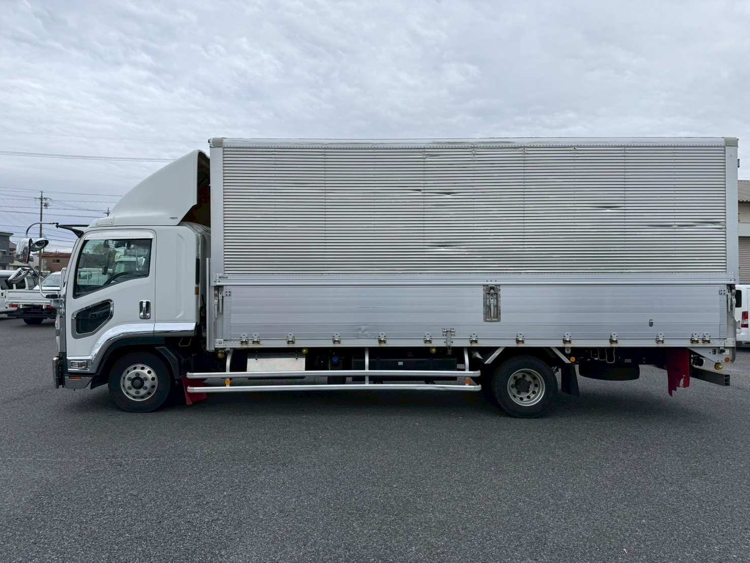 いすゞ 中型ワイド フォワード アルミウィング 2RG-FRR90S2