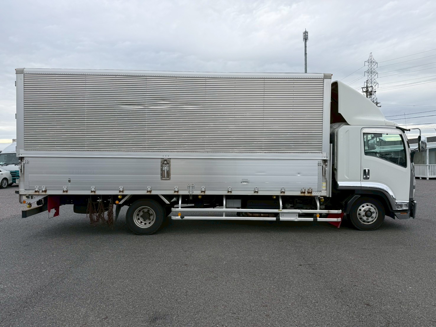 いすゞ 中型ワイド フォワード アルミウィング 2RG-FRR90S2