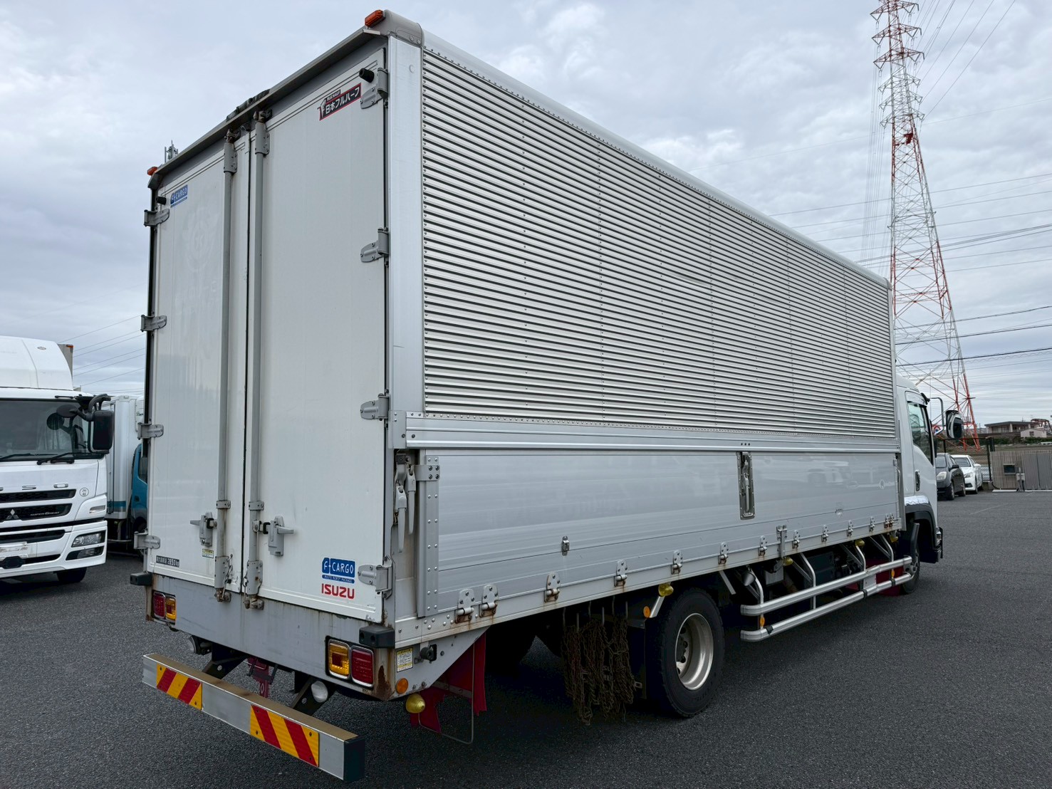 いすゞ 中型ワイド フォワード アルミウィング 2RG-FRR90S2