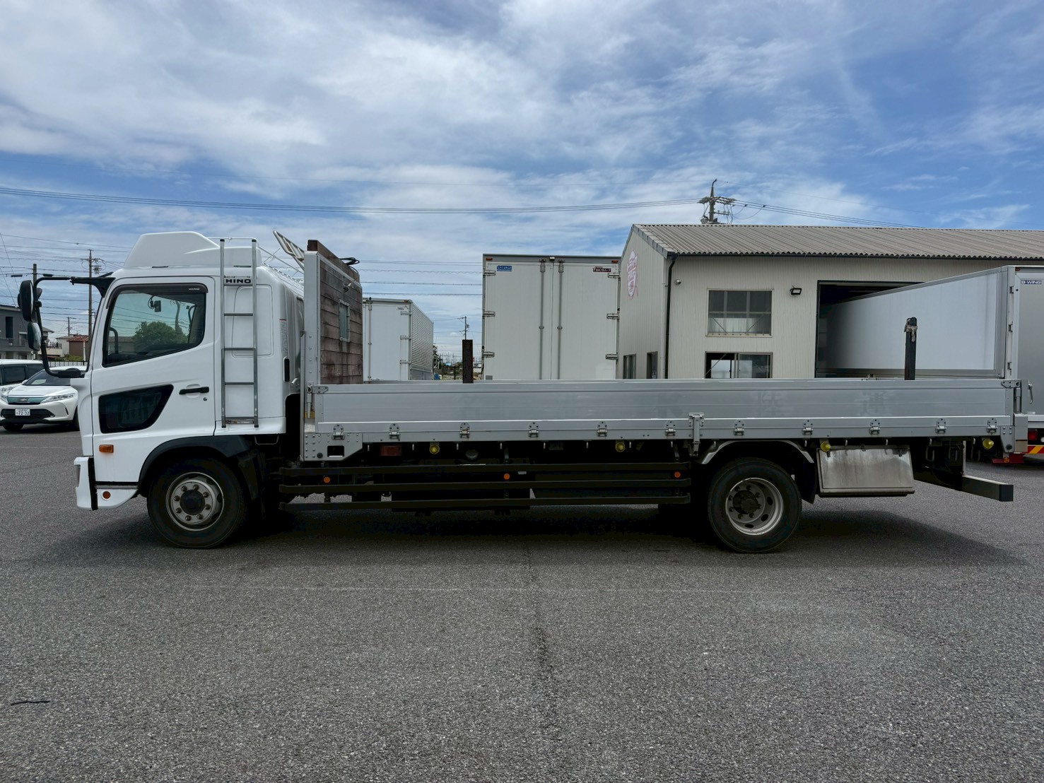 日野 中型増トンワイド  平ボディ 2PG-FE2ABG