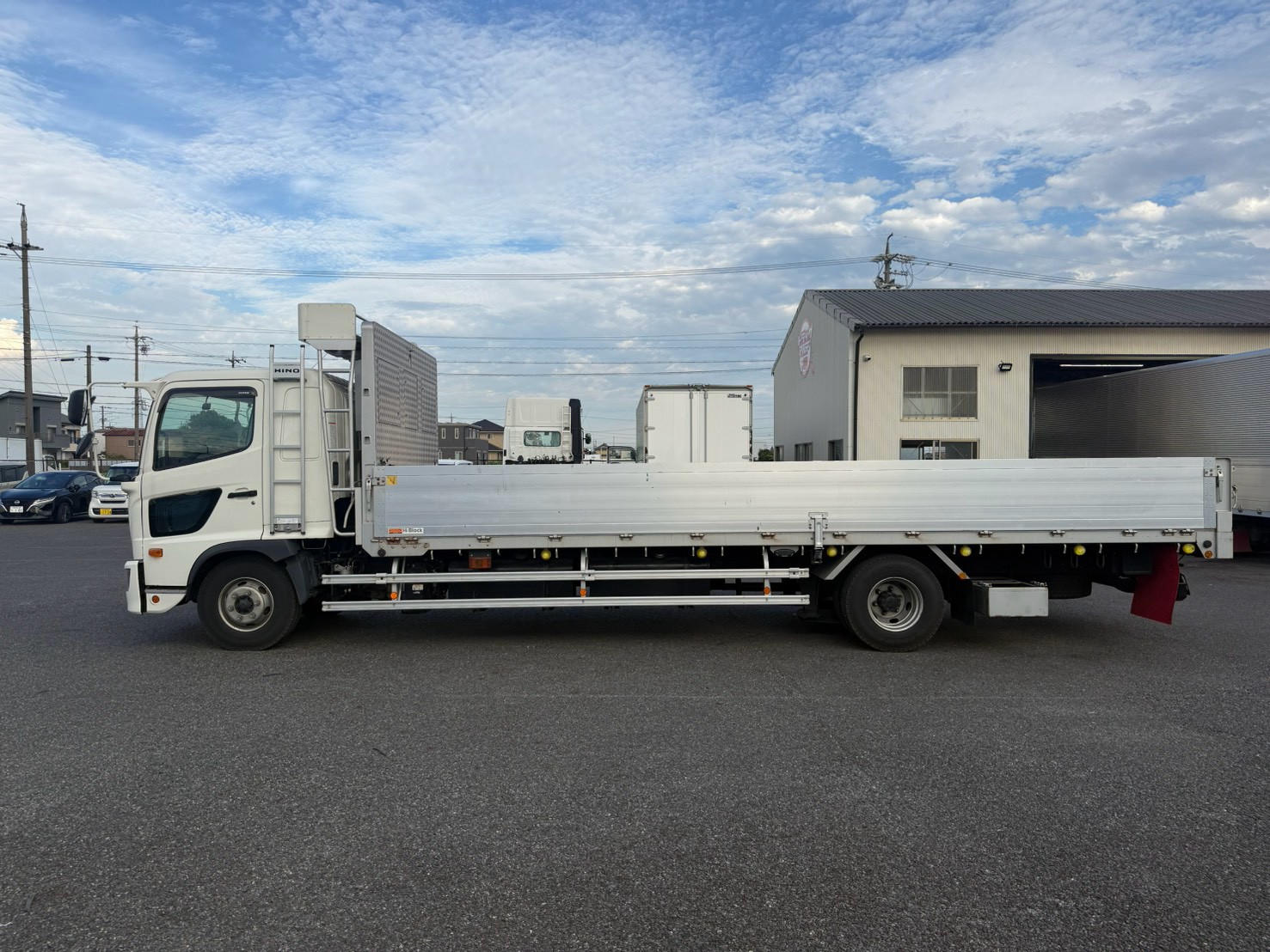 日野 中型増トンワイド レンジャー 平ボディ 2PG-GD2ABG